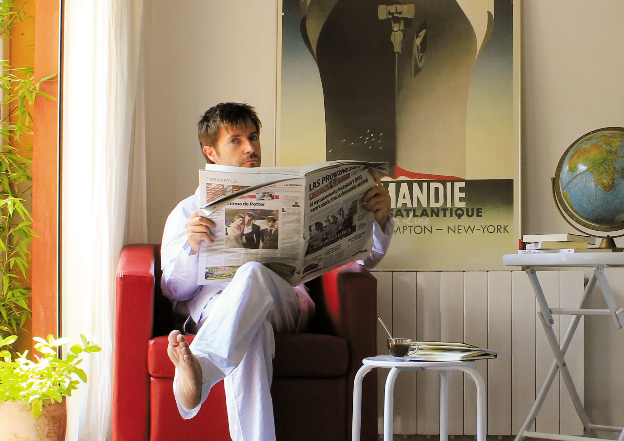 http://www.pacoroca.com/wp-content/themes/paco_roca/fotosgrandes/foto_1.jpg